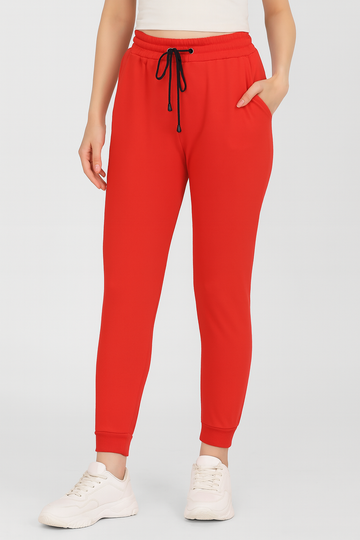 Women’s Red Jogger Pants. /MH