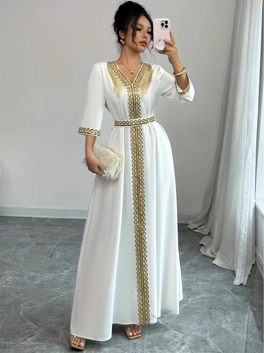 Elegant White V-Neck Maxi Dress with Golden Accents./MH