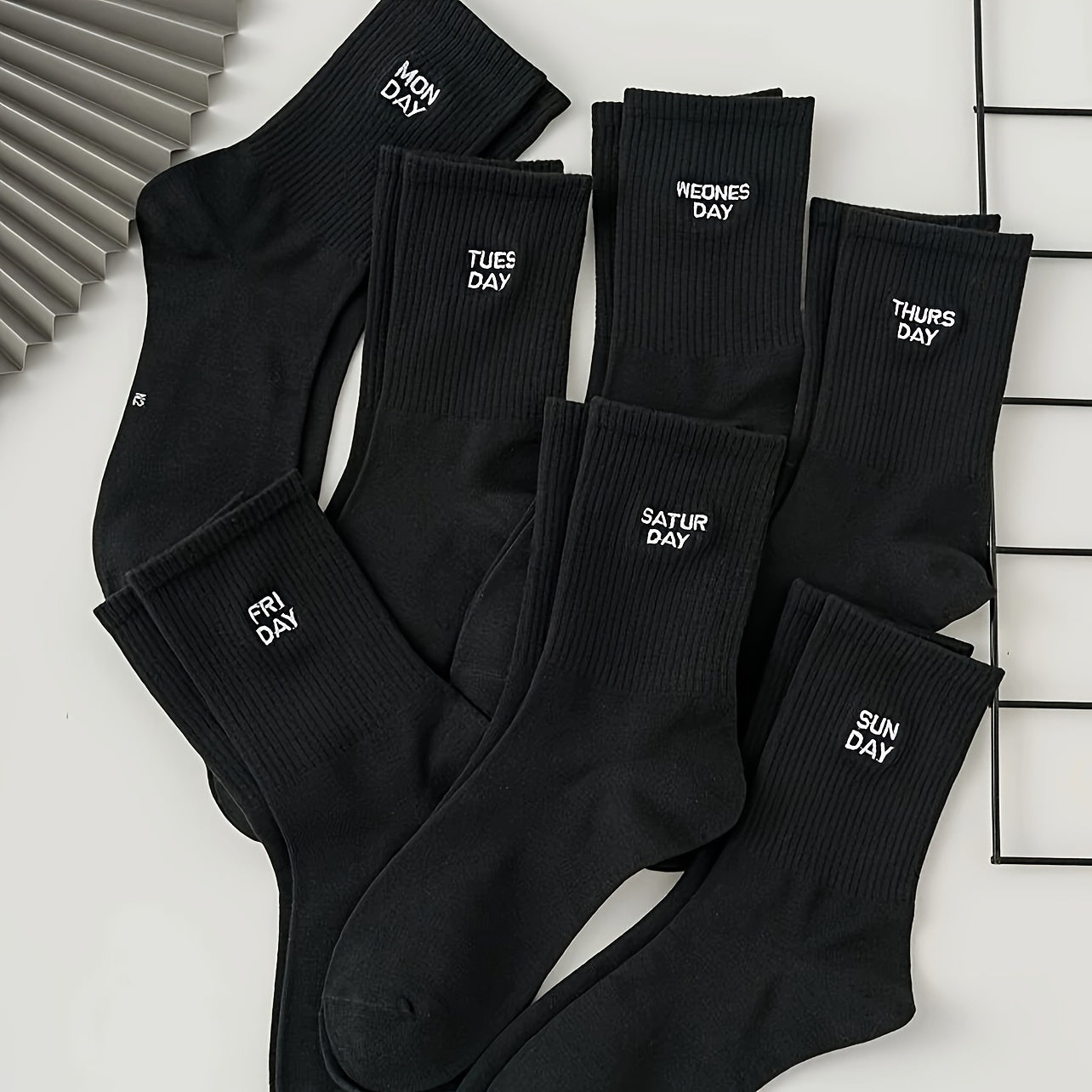 7 Pairs Plus Size Casual Crew Socks Set, Women's Plus Letter Graphic Comfort Soft Crew Socks For Daily Life 7pcs Set
