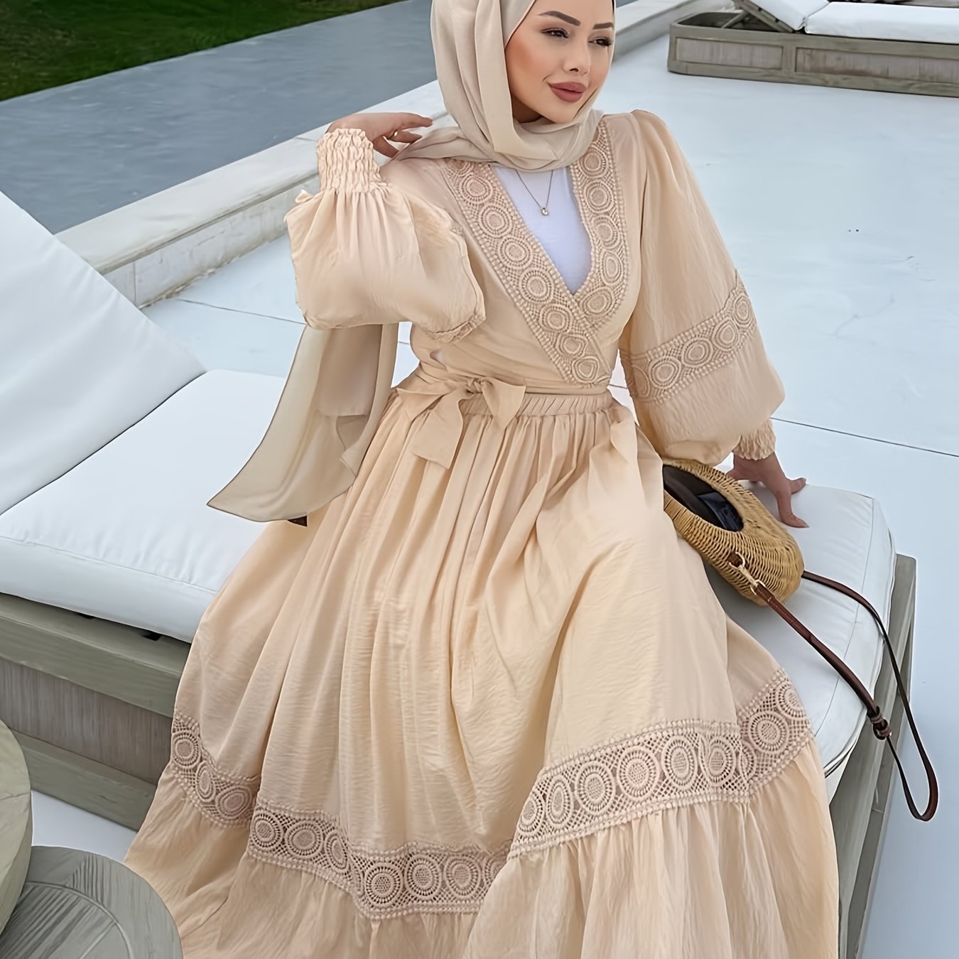 Women'S Elegant Beige V-Neck Long Dress ./MH