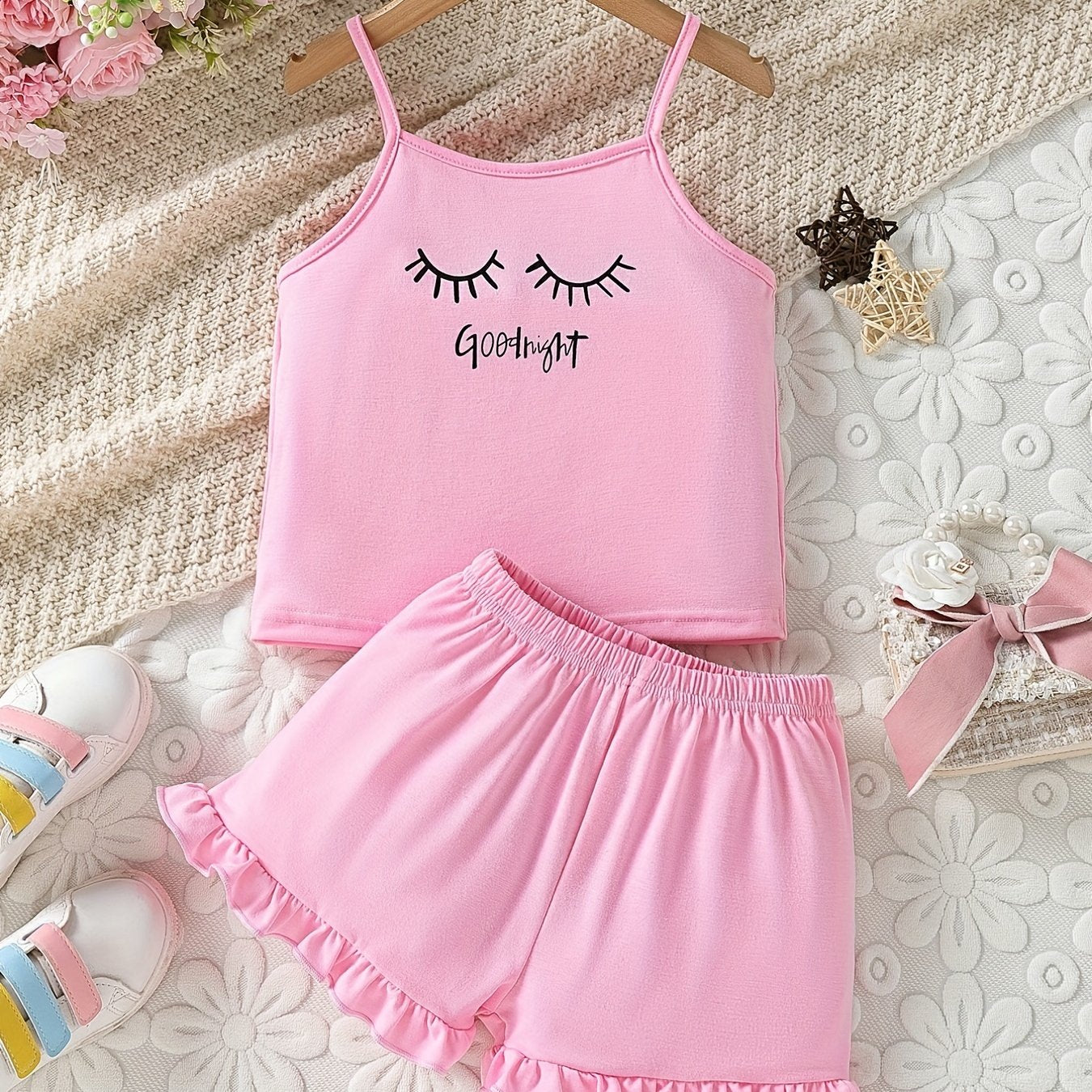 Girls Comfortable Outfit Eyelash Graphic Cami Top & Elastic Waist Ruffled Hem Shorts Set