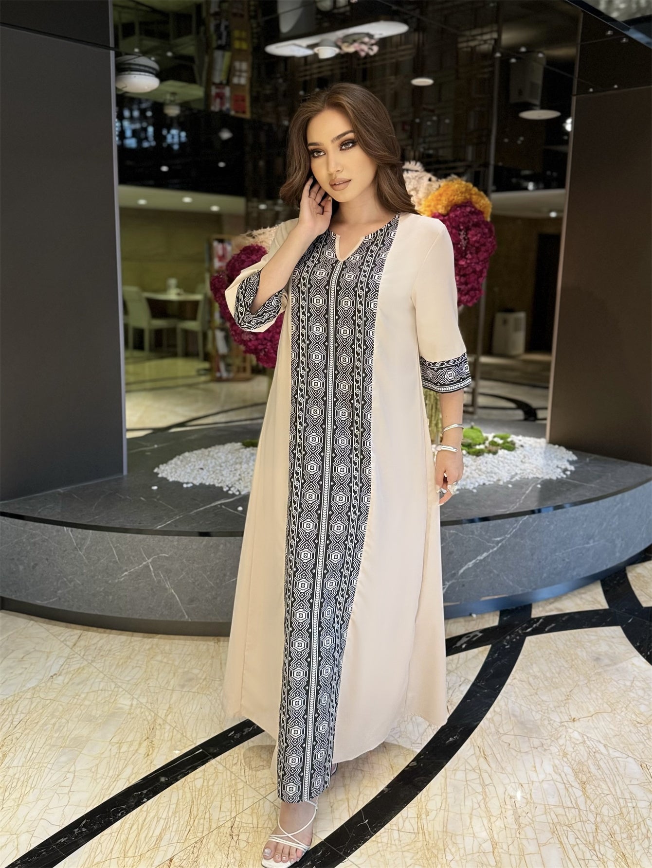 Middle Eastern Abaya Robe - Geometric Pattern Long Sleeve Woven Polyester Kaftan Dress for All Seasons - Regular Fit Traditional Style - Prayer Dress Without Belt
