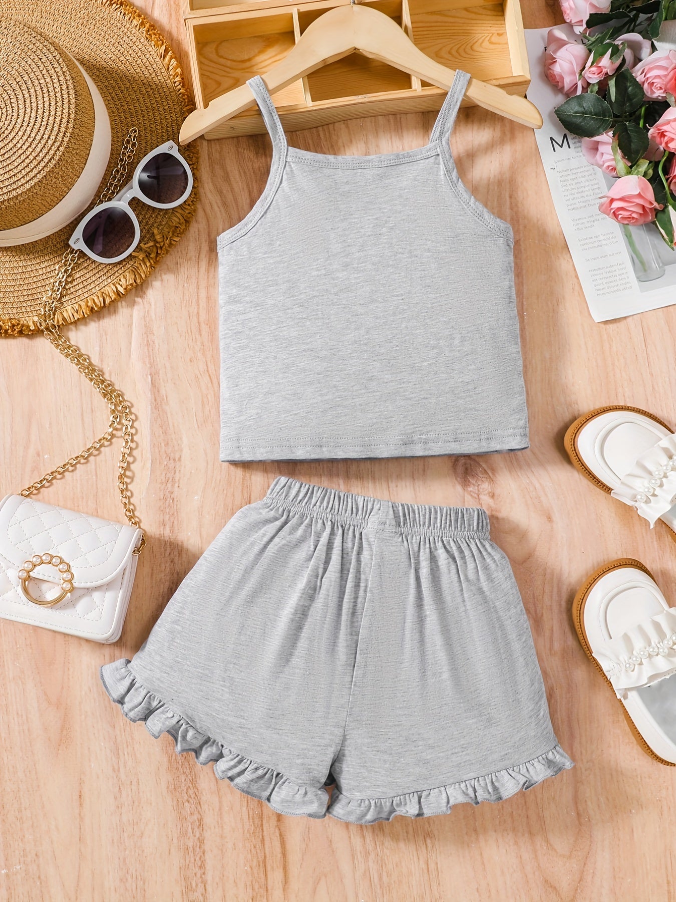 Girls Comfortable Outfit Eyelash Graphic Cami Top & Elastic Waist Ruffled Hem Shorts Set