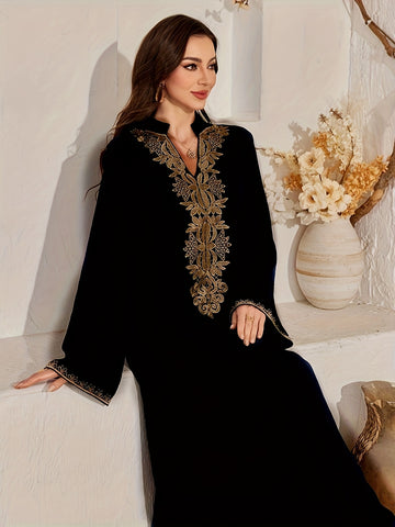Elegant Middle Eastern-Inspired V-Neck Embroidered Maxi Dress ./MH