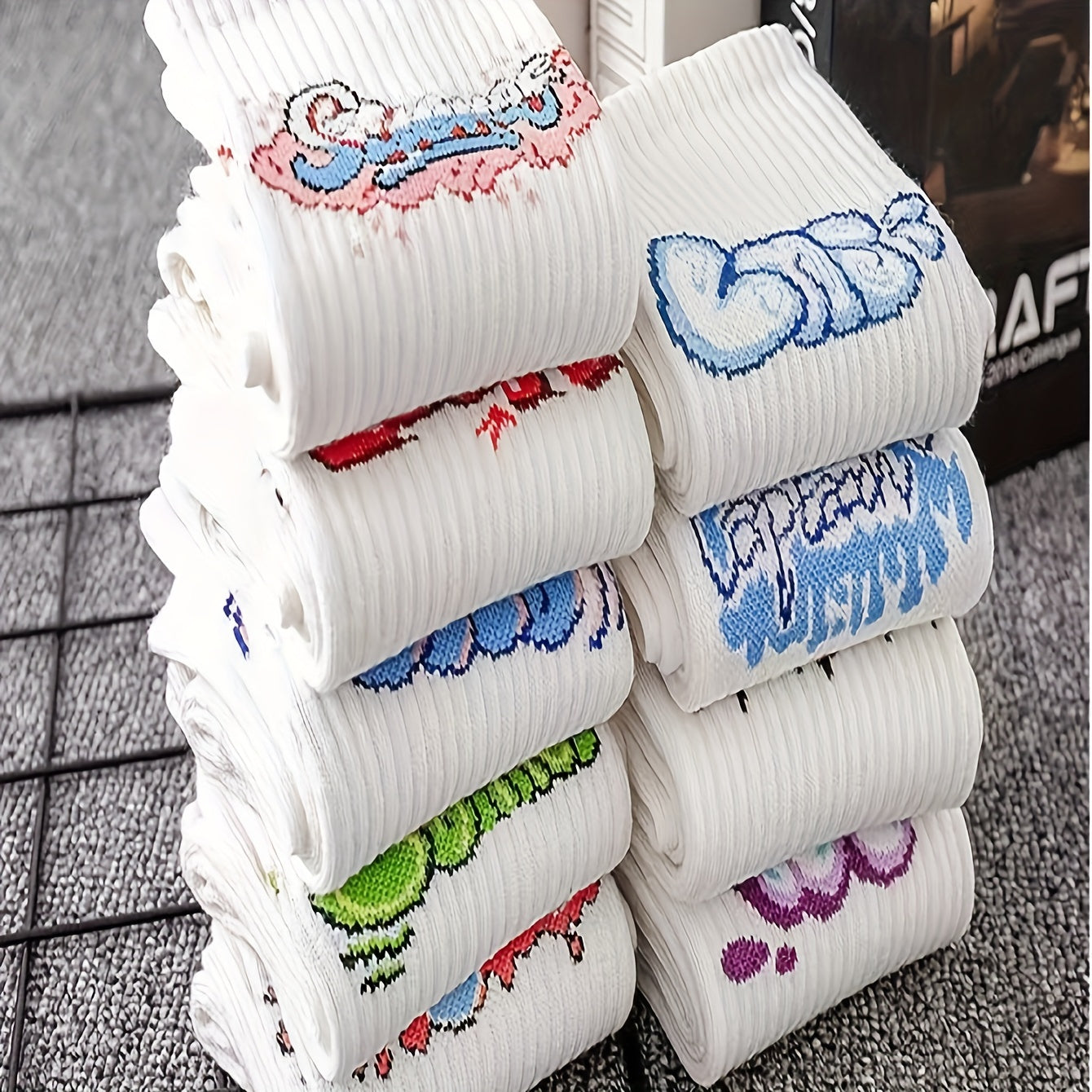9 Pairs Of Men's Trendy Graffiti Pattern Crew Socks, Anti Odor & Sweat Absorption Breathable Cotton Socks, For All Seasons Wearing