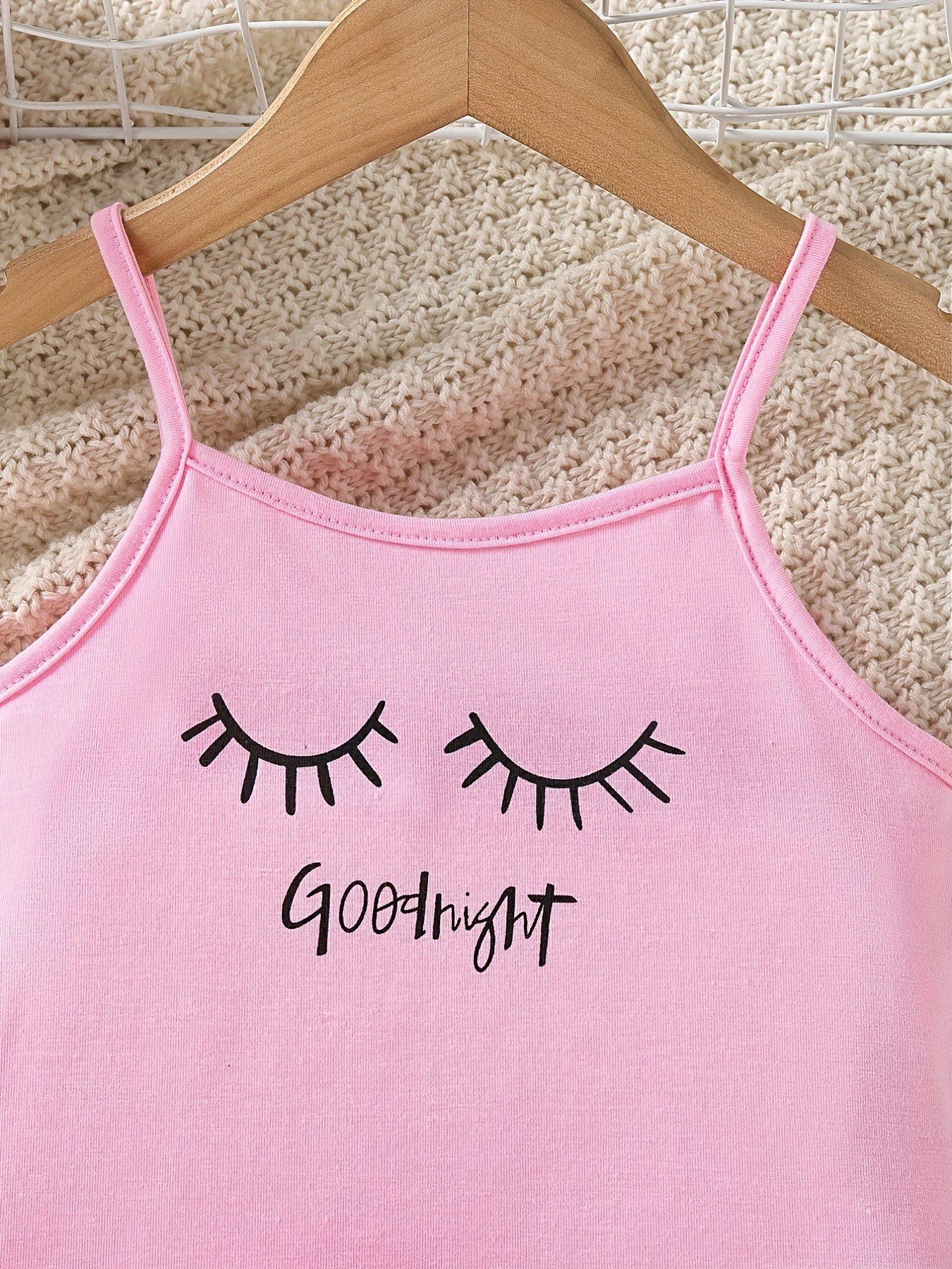 Girls Comfortable Outfit Eyelash Graphic Cami Top & Elastic Waist Ruffled Hem Shorts Set