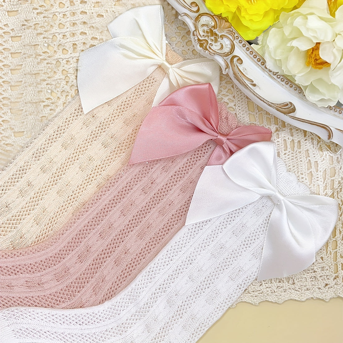 1/3 Pairs Of Girl's Cute Knee-High Socks with A Big Bow, Comfy And Breathable Socks for Daily Wearing