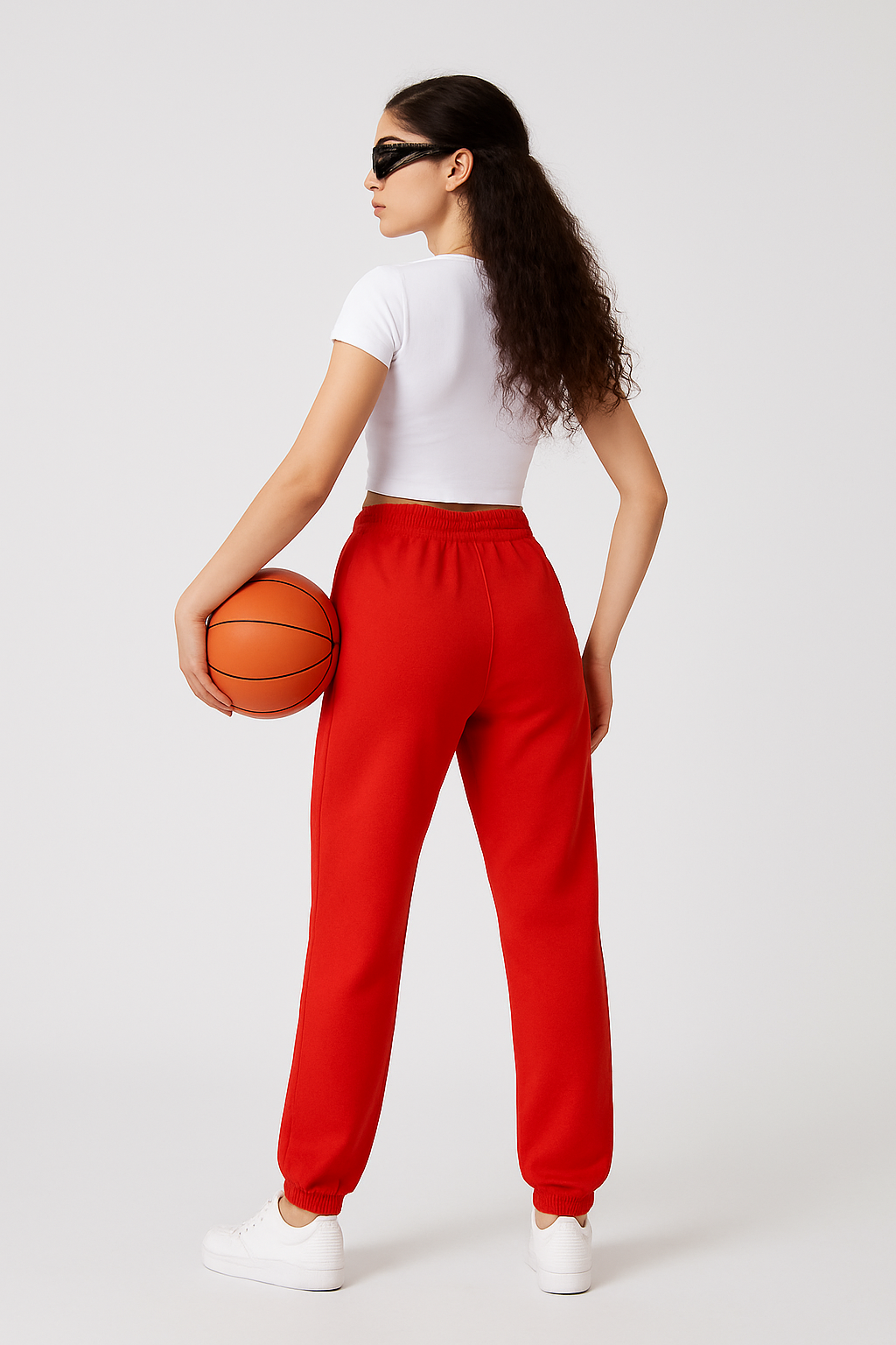 Women’s Red Jogger Pants. /MH