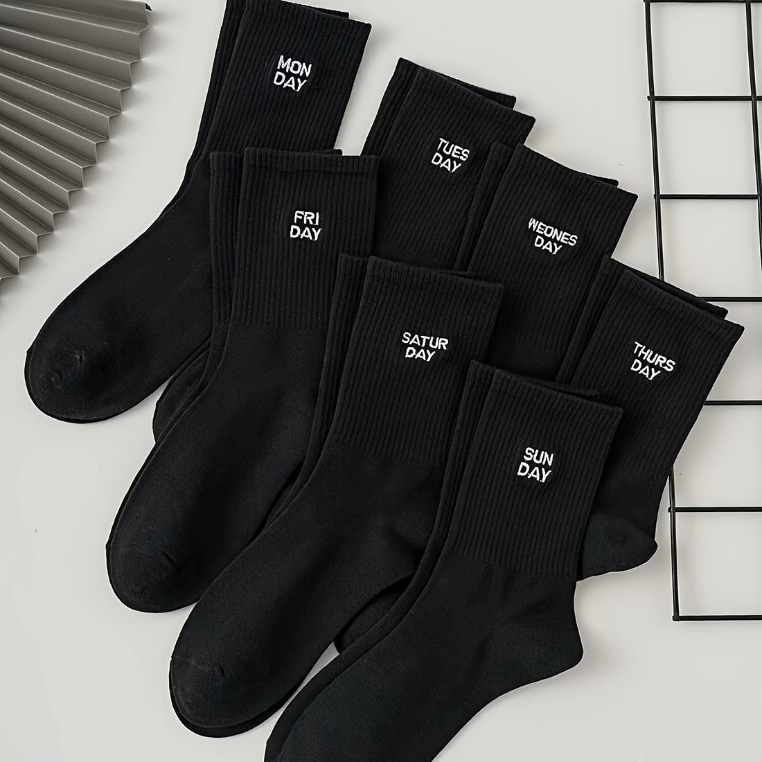 7 Pairs Plus Size Casual Crew Socks Set, Women's Plus Letter Graphic Comfort Soft Crew Socks For Daily Life 7pcs Set