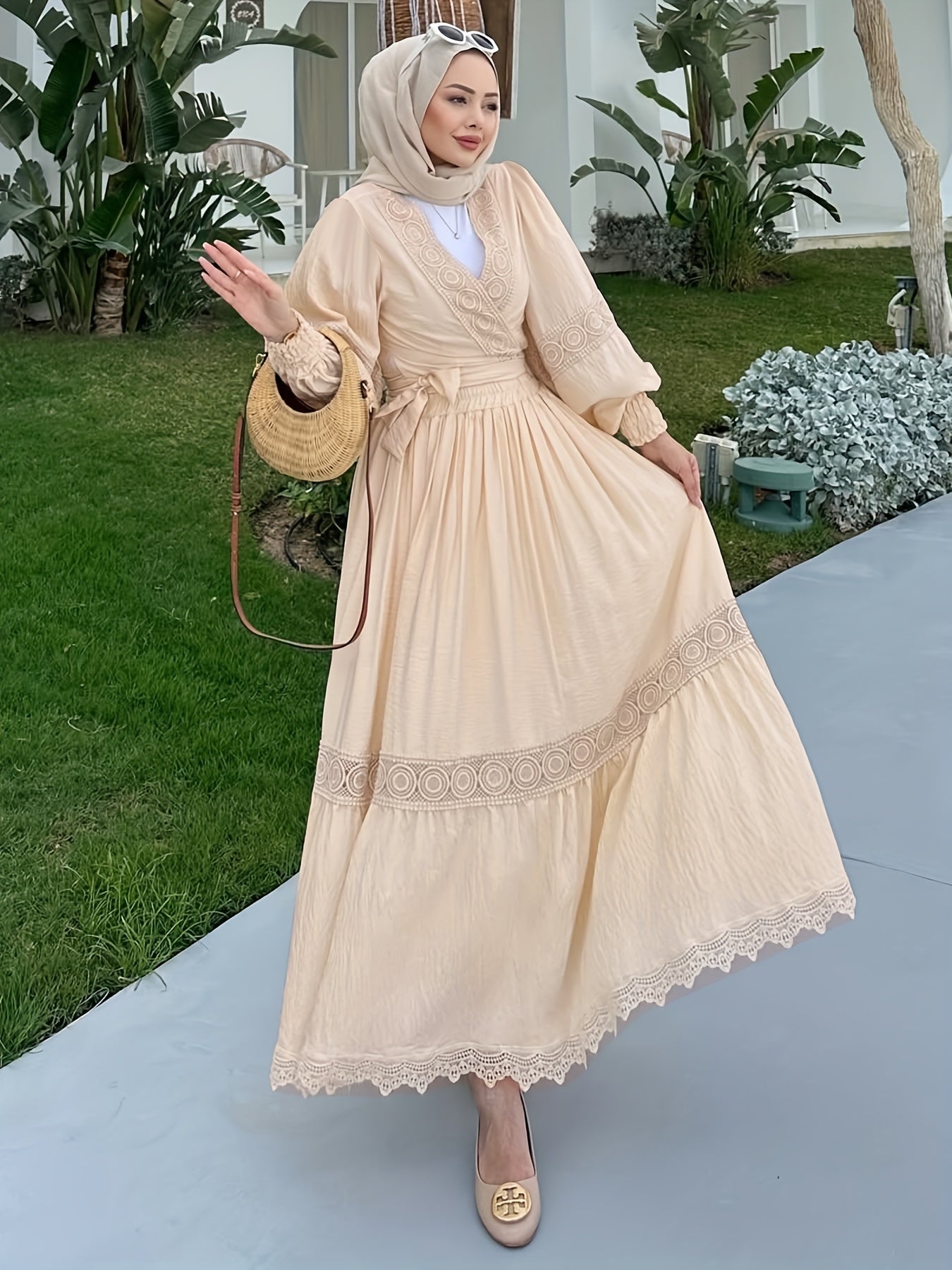 Women'S Elegant Beige V-Neck Long Dress ./MH