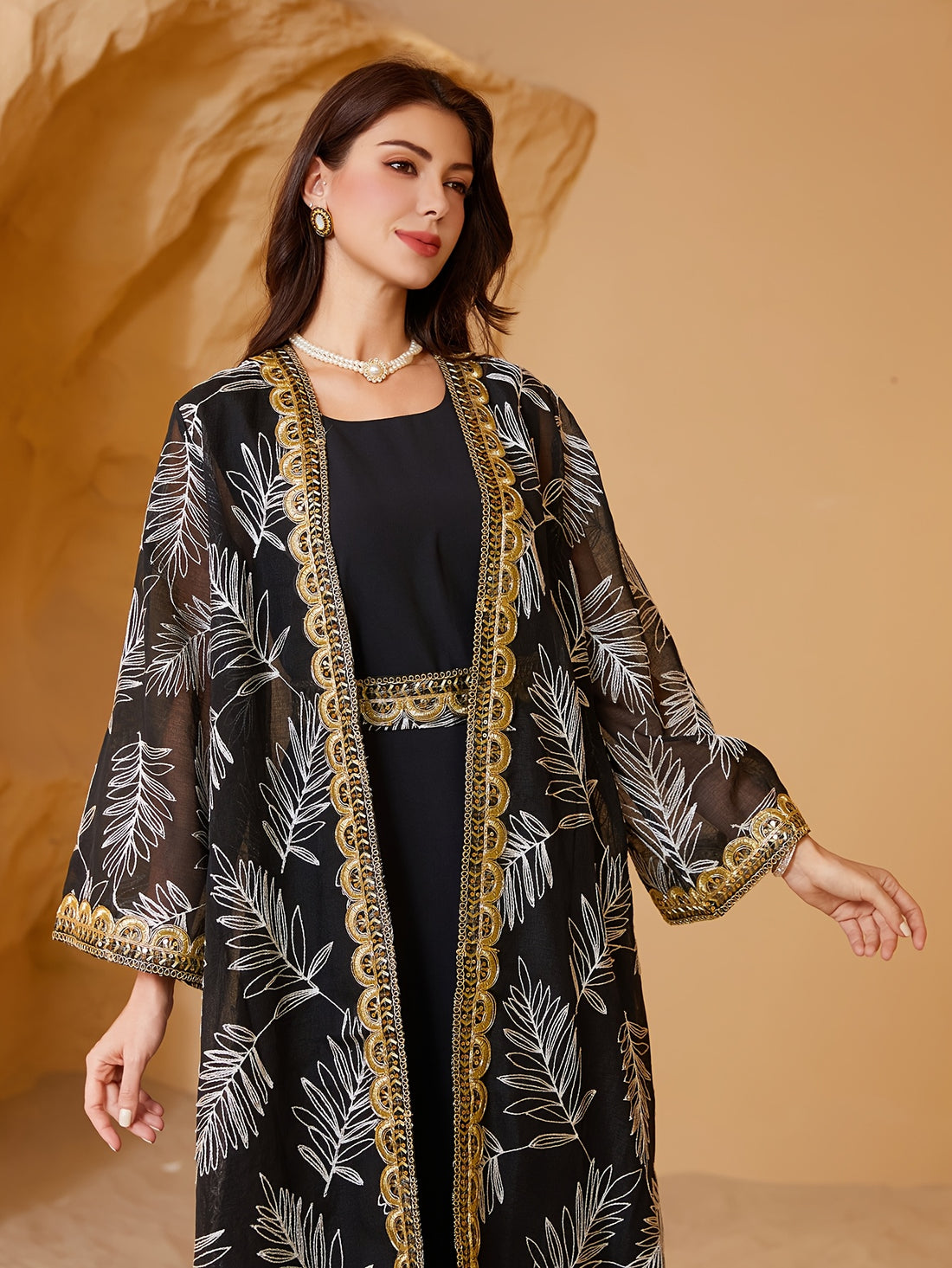 Elegant Black Abaya with Golden Floral Embroidery - Stylish Long-Sleeve '/MH