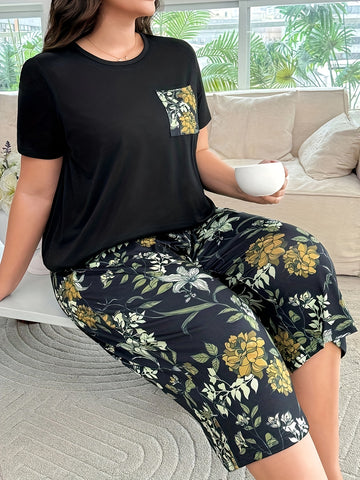 [Plus Size Pajama] Plus Size Round Neck Pocket T-Shirt And Three-Quarter Pants | Botanical Print Pajama Set
