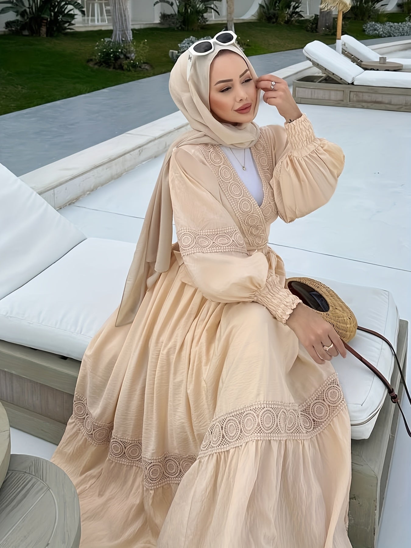 Women'S Elegant Beige V-Neck Long Dress ./MH