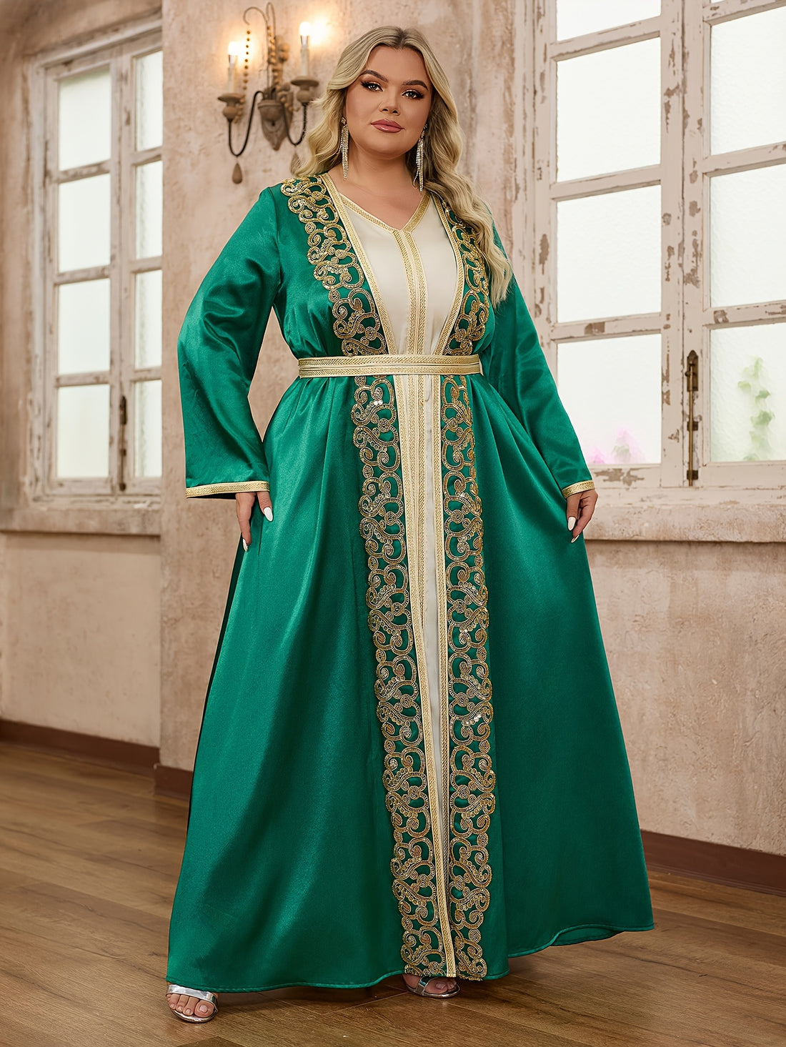 Elegant Plus Size Arabian Thobe with Golden Pattern -/MH